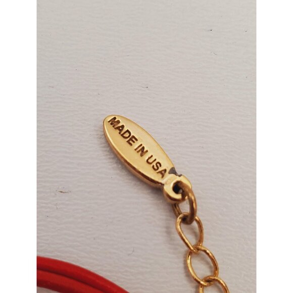 Jewelry red cord with a gold plated charm, cord bracelet with hamsa hand pendant - Picture 6 of 10